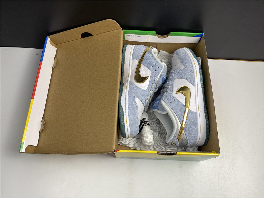 Sean Cliver x Dunk Low SB 'Holiday Special' Sample