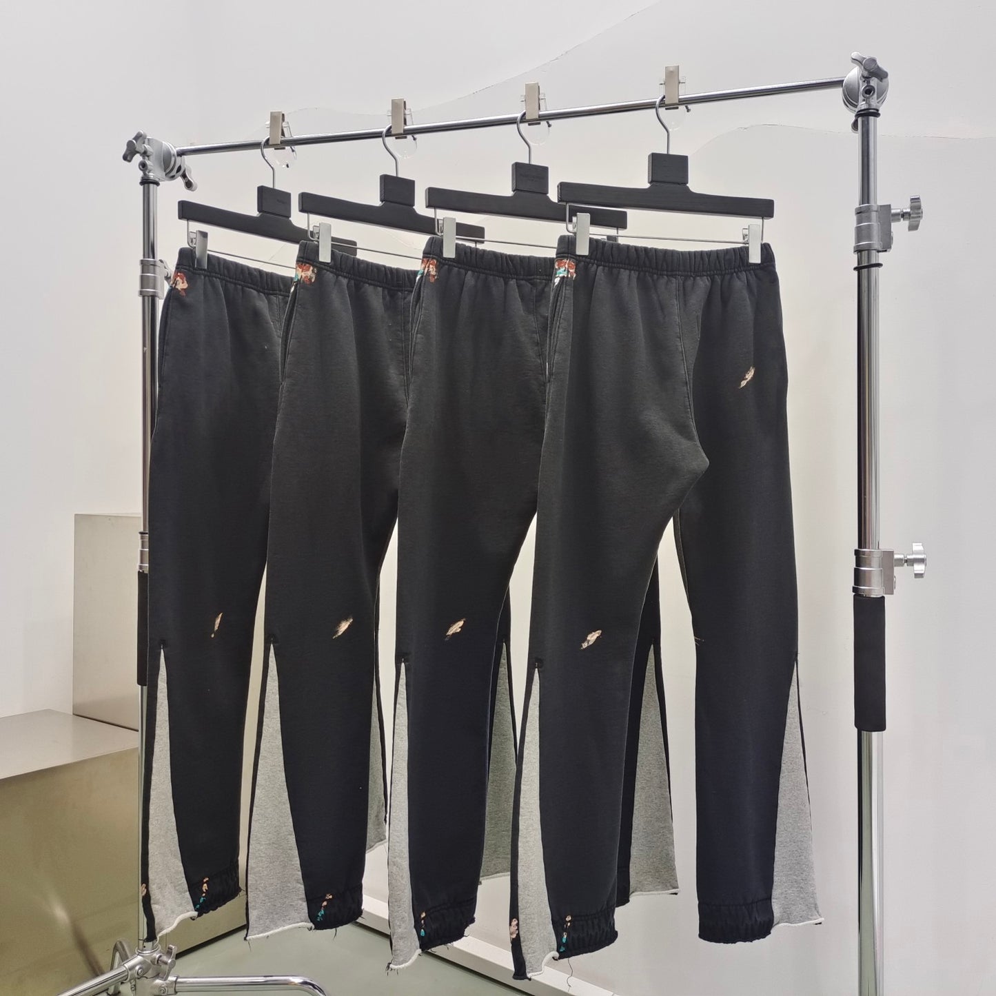 Gallery Dept. Logo Flare Sweatpants 'Washed Black'