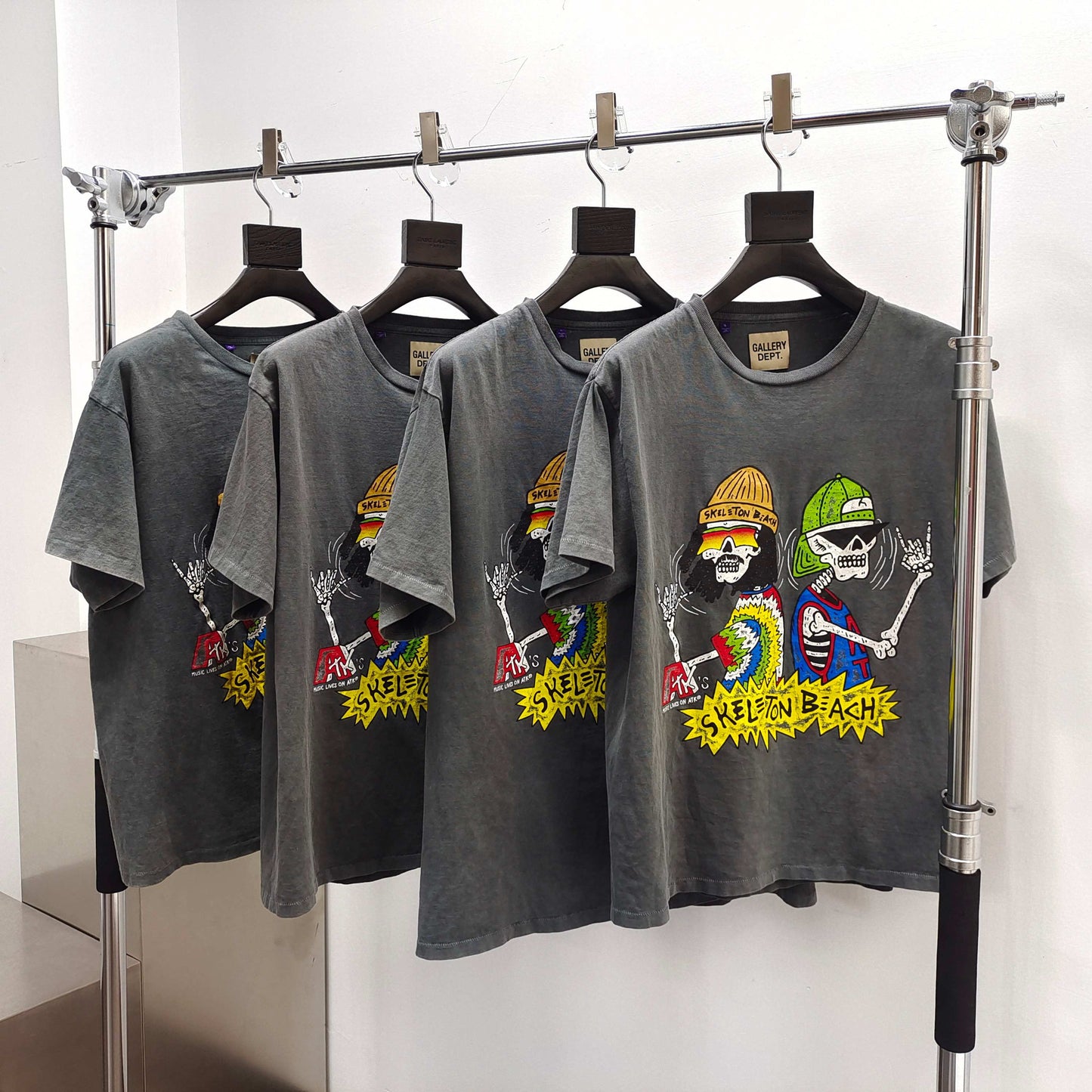 Gallery Dept. ATK SKELETON BEACH TEE