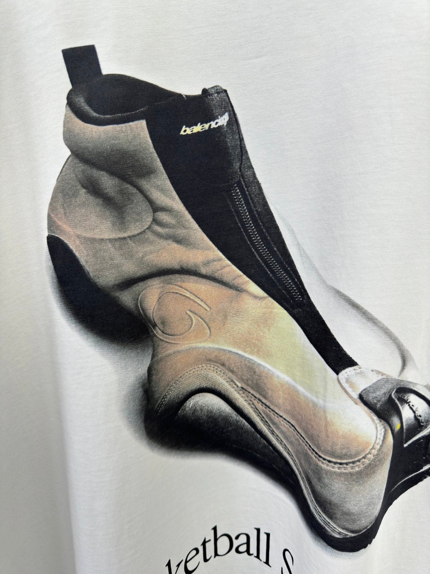 BB Men's Basketball Sneaker T-shirt Oversized in Dirty White