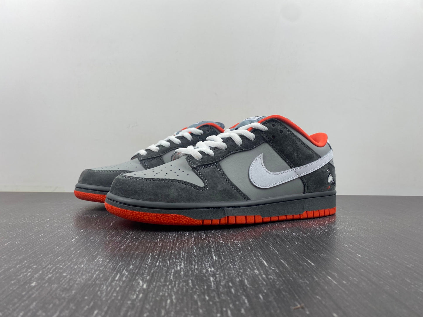 Jeff Staple x Dunk Low Pro SB 'Pigeon'