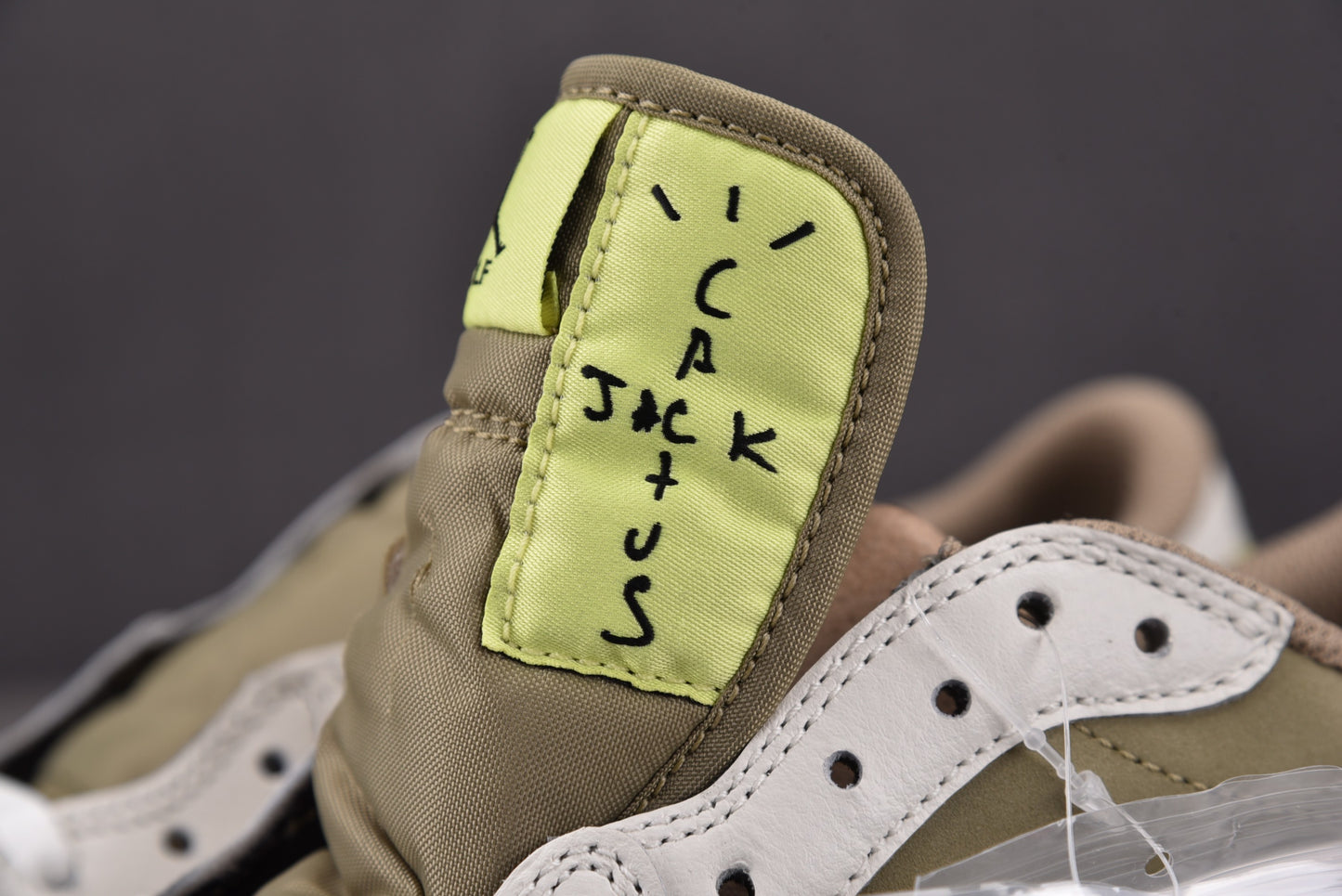 Travis Scott x Air Jordan 1 Low Golf 'Neutral Olive'
