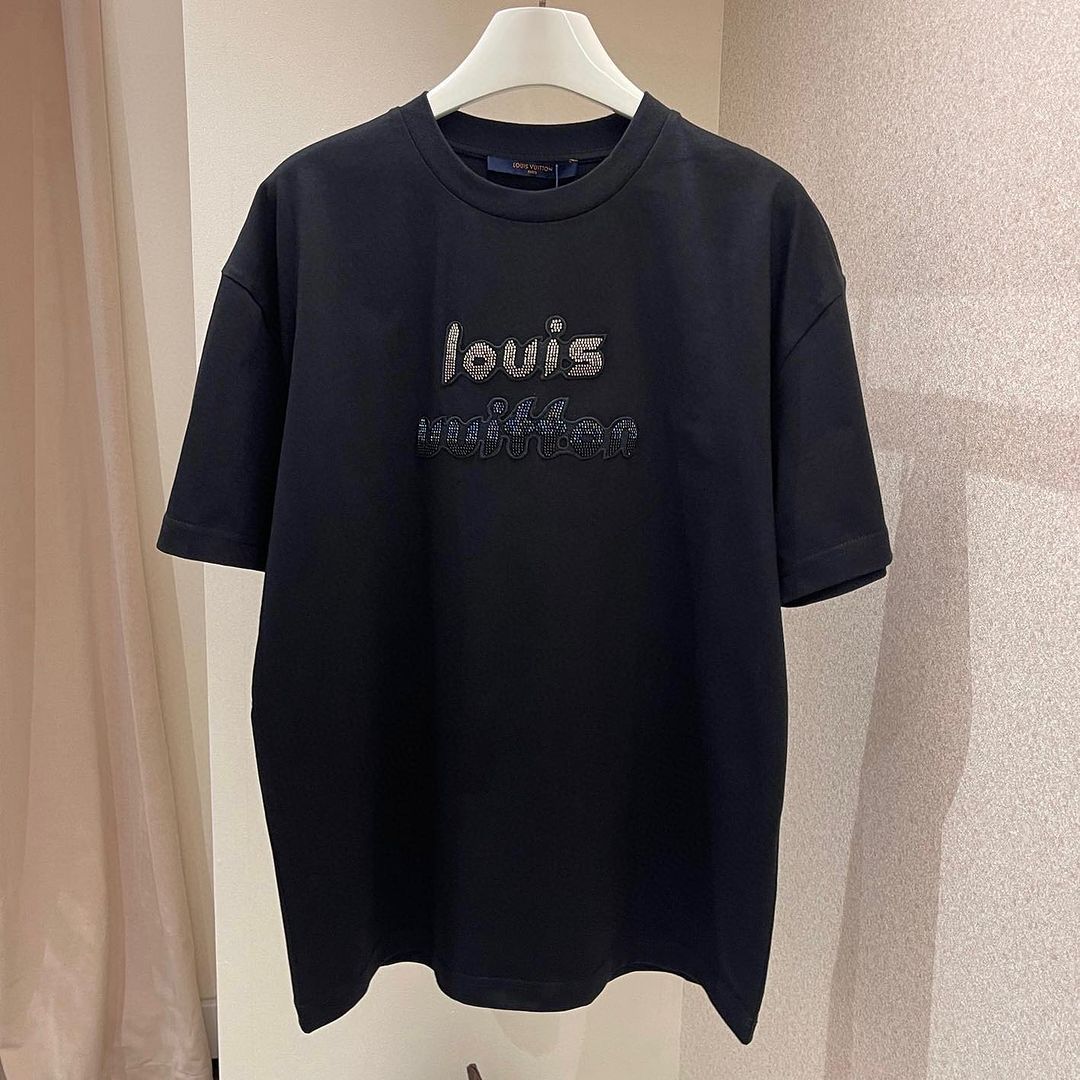 Louis Vuitton 2023-24FW Louis Vuitton ☆1ABJMV ☆Embroidered Beads Cotton  T-Shirt