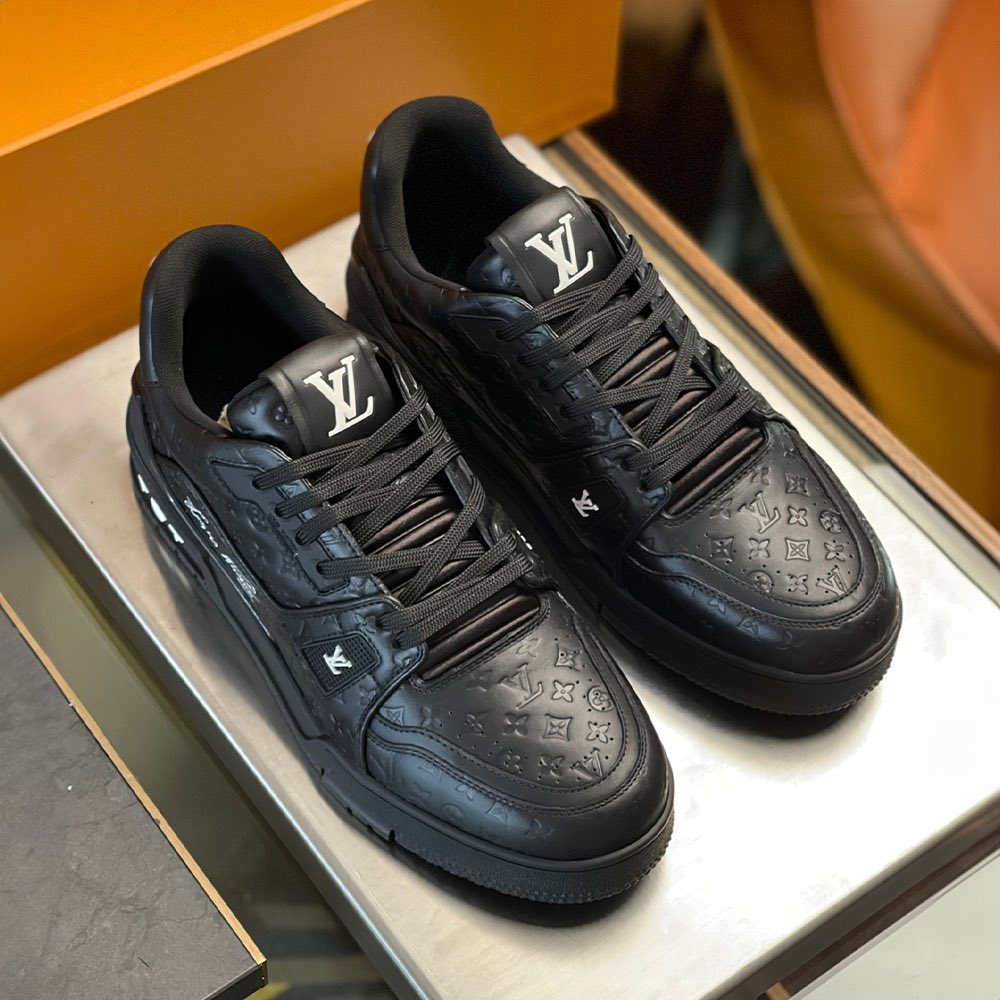 all black lv trainers