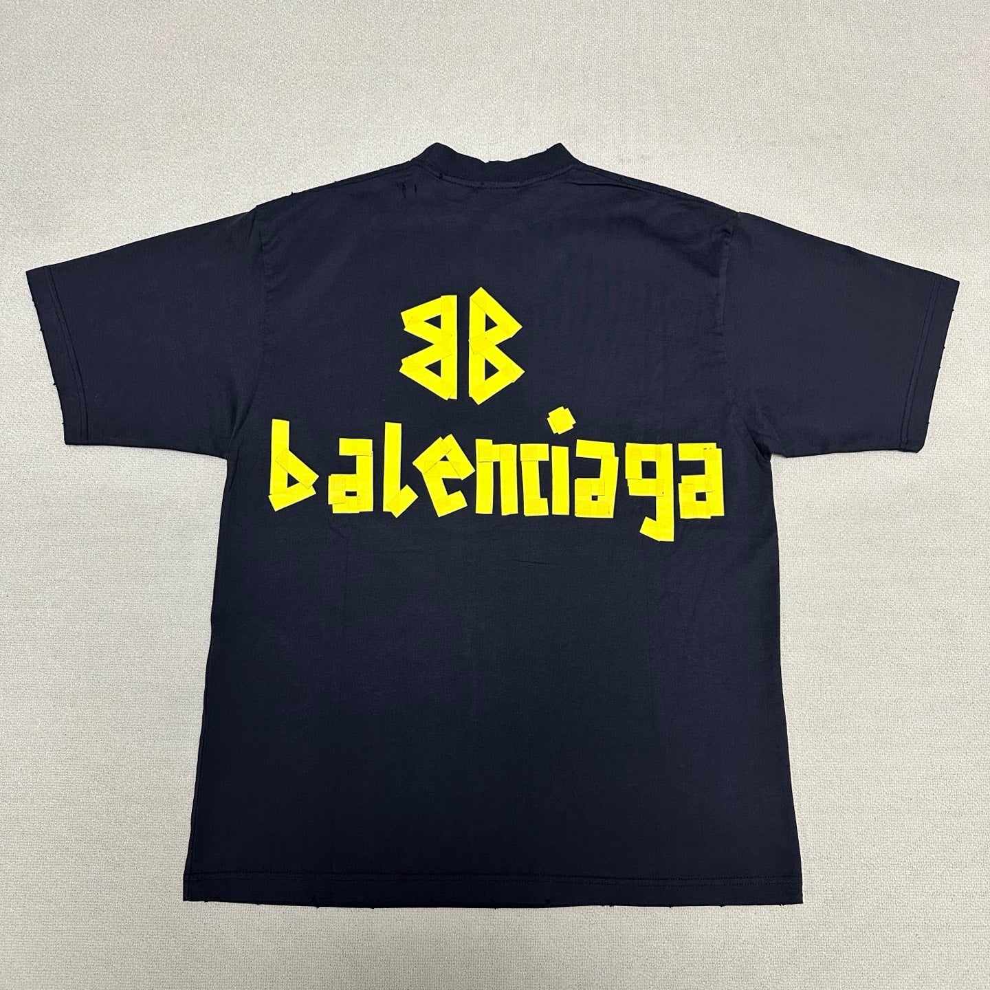 BB Tape type oversized washed black t-shirt