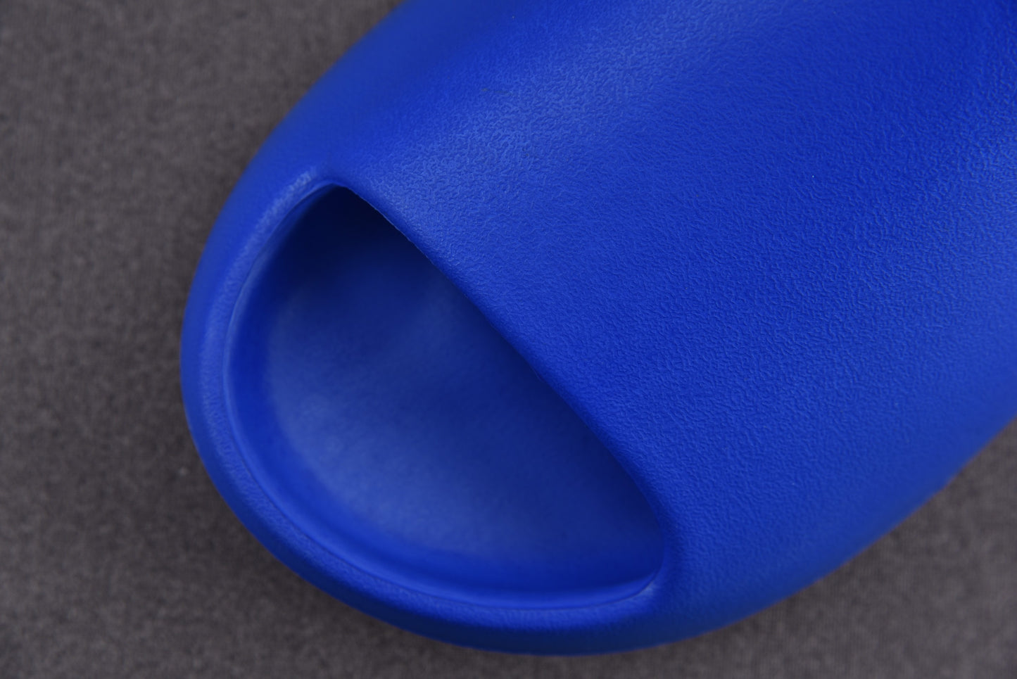 Yeezy Slides 'Azure'