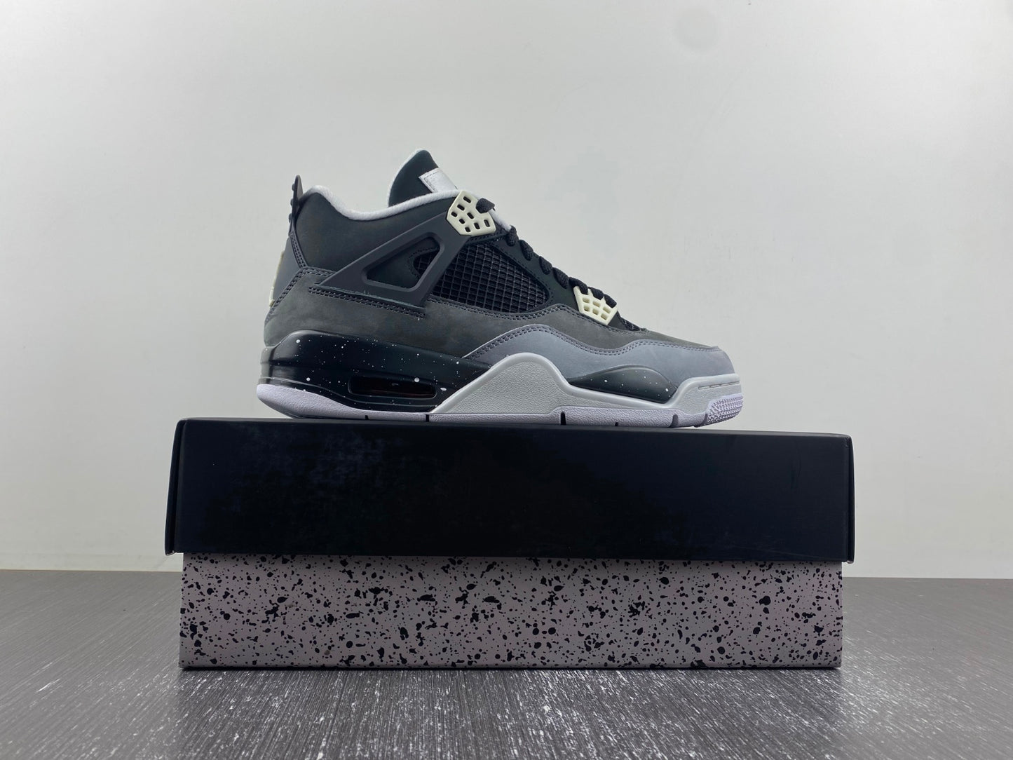 Air Jordan 4 Retro 'Fear' 2013
