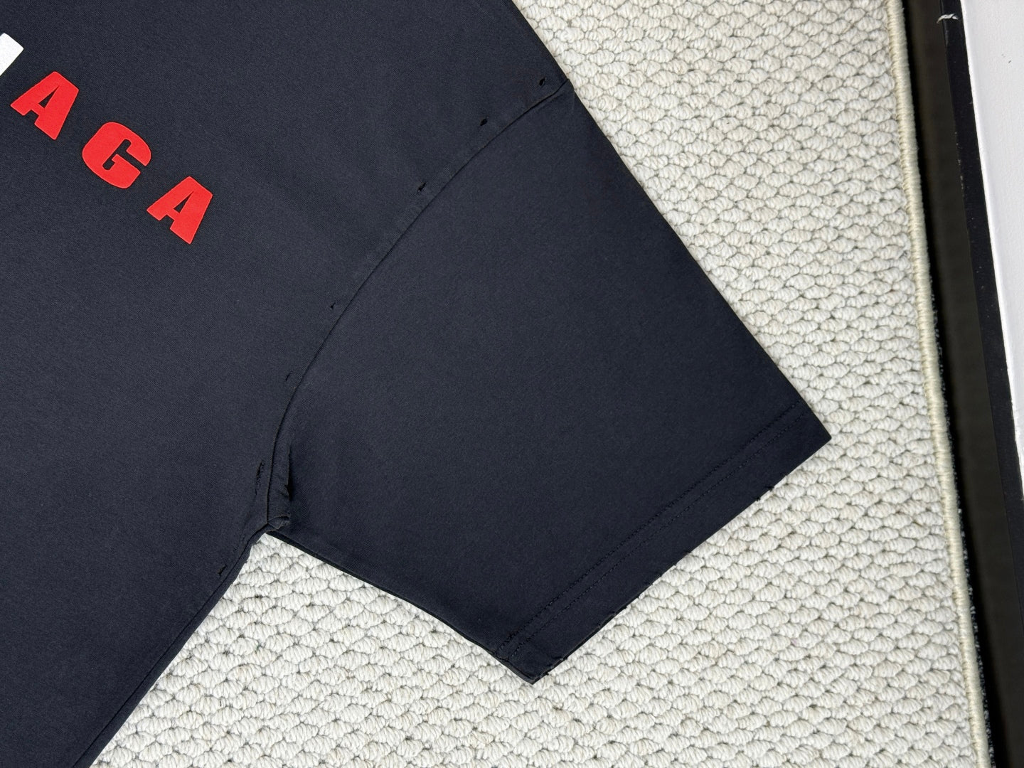 BB International T-shirt Medium Fit in Faded Black