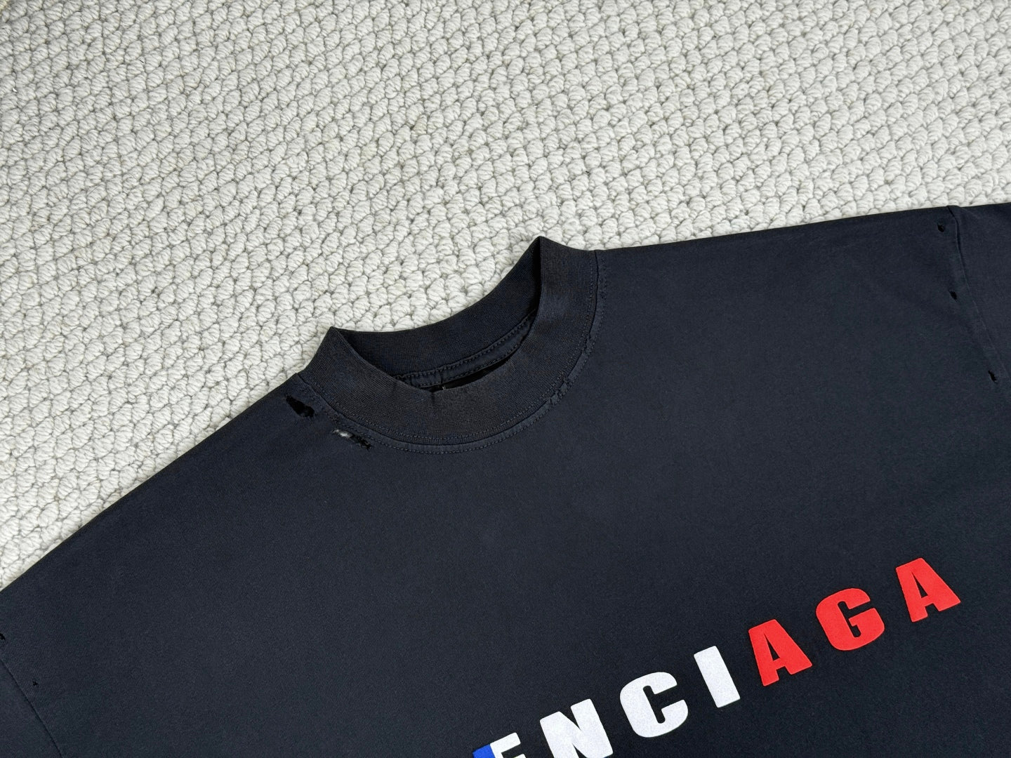 BB International T-shirt Medium Fit in Faded Black