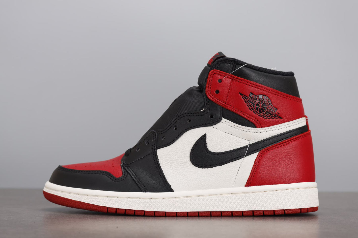 Air Jordan 1 Retro High OG 'Bred Toe'