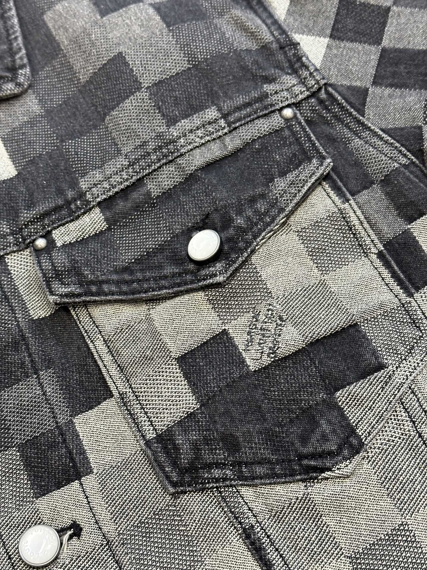 LV Damoflage Classic Denim Jacket 1AHEBG