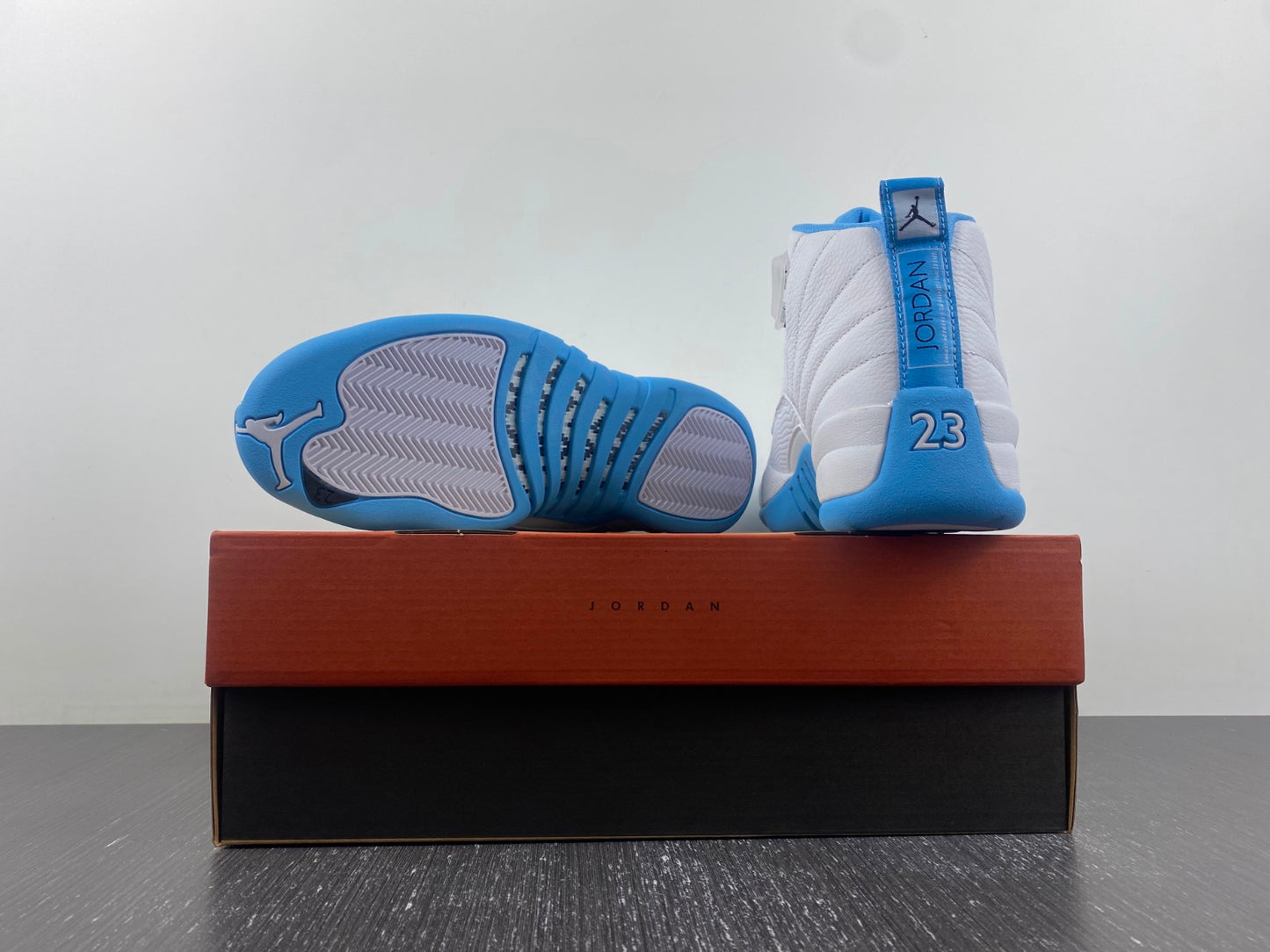 Wmns Air Jordan 12 Retro 'UNC'