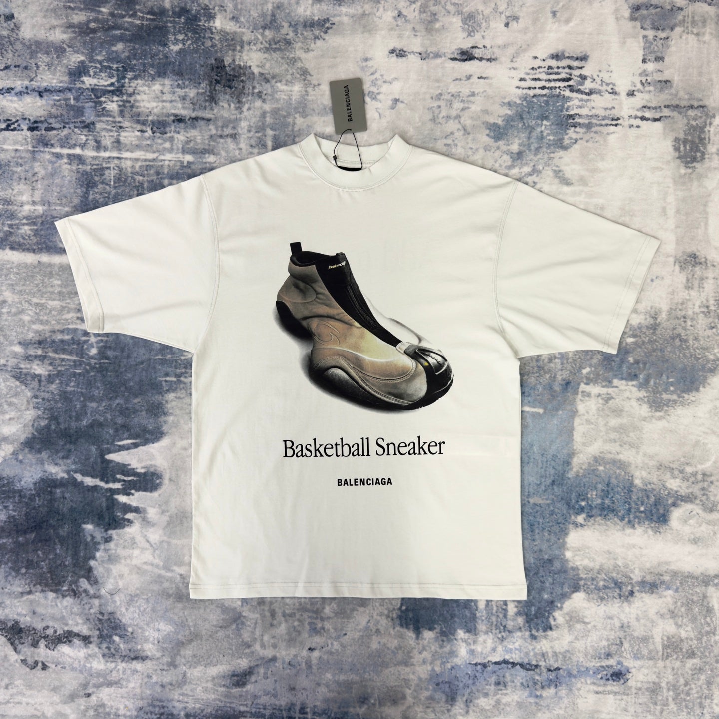 BB Men's Basketball Sneaker T-shirt Oversized in Dirty White
