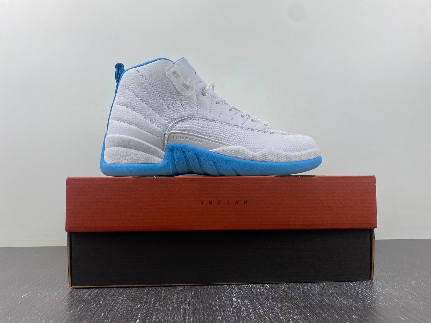 Wmns Air Jordan 12 Retro 'UNC'