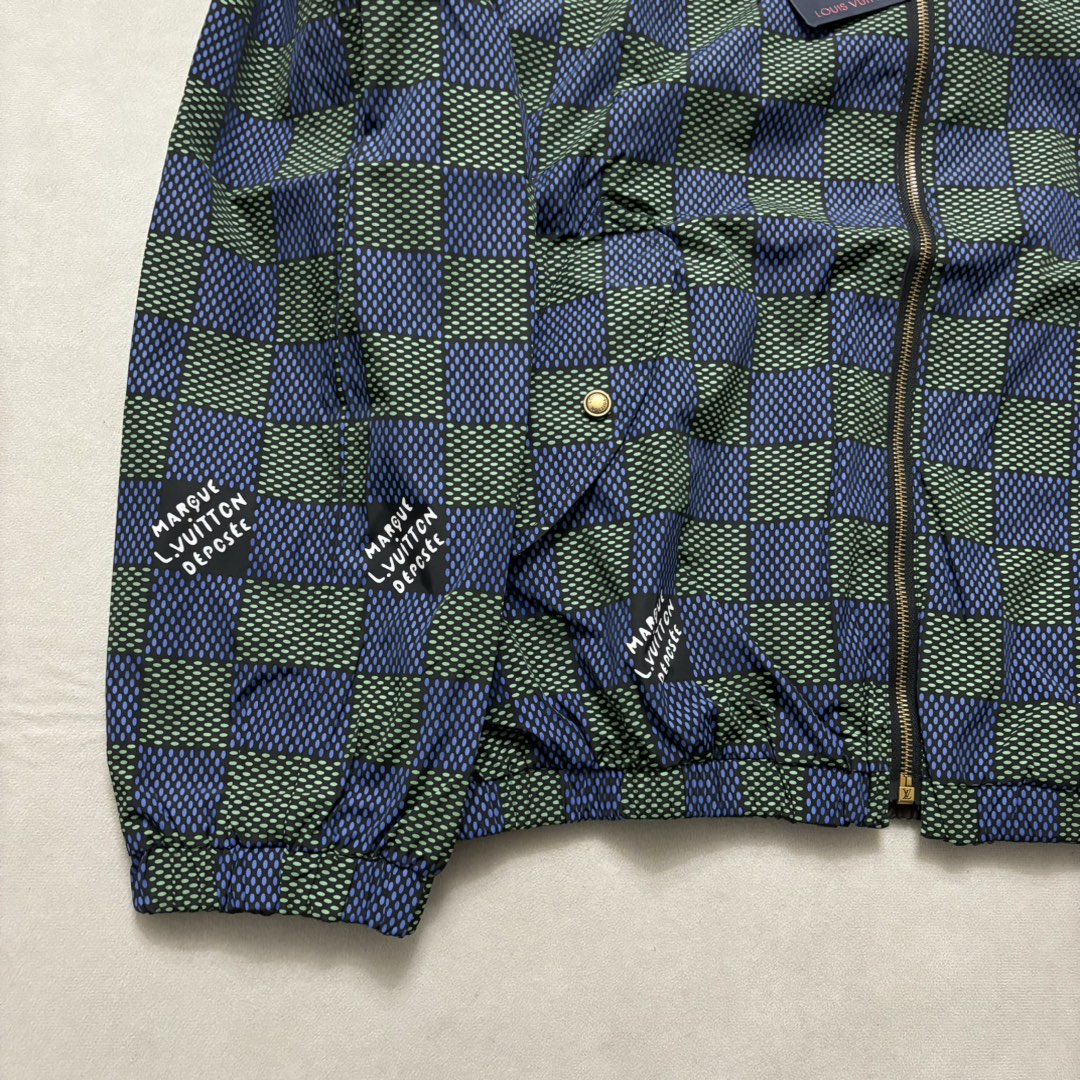 LV Damier Reversible Windbreaker 1AHBIV