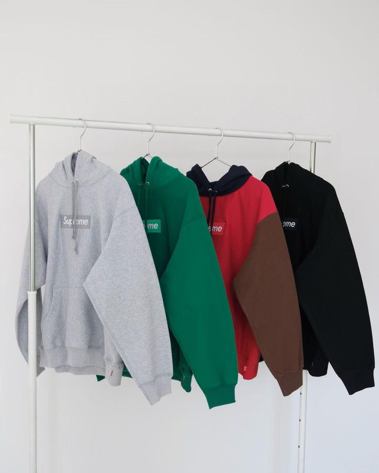 SUP FW24 WEEK17 Box Logo Hooded Sweatshirt