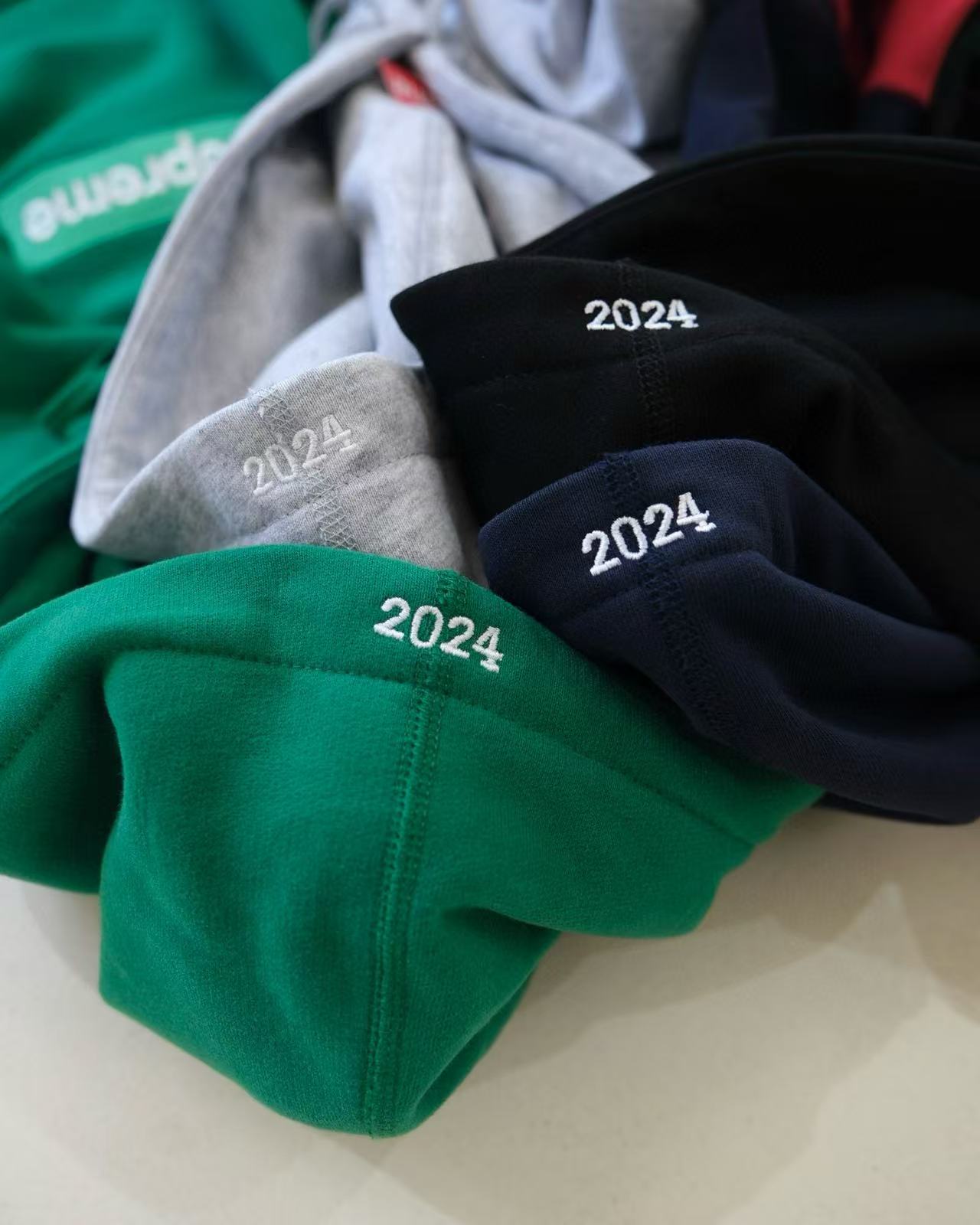 SUP FW24 WEEK17 Box Logo Hooded Sweatshirt