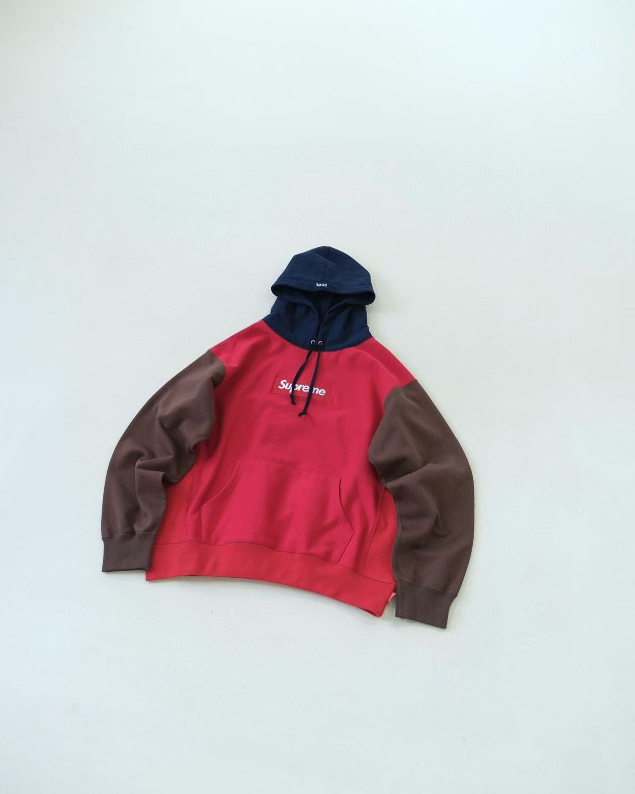 SUP FW24 WEEK17 Box Logo Hooded Sweatshirt