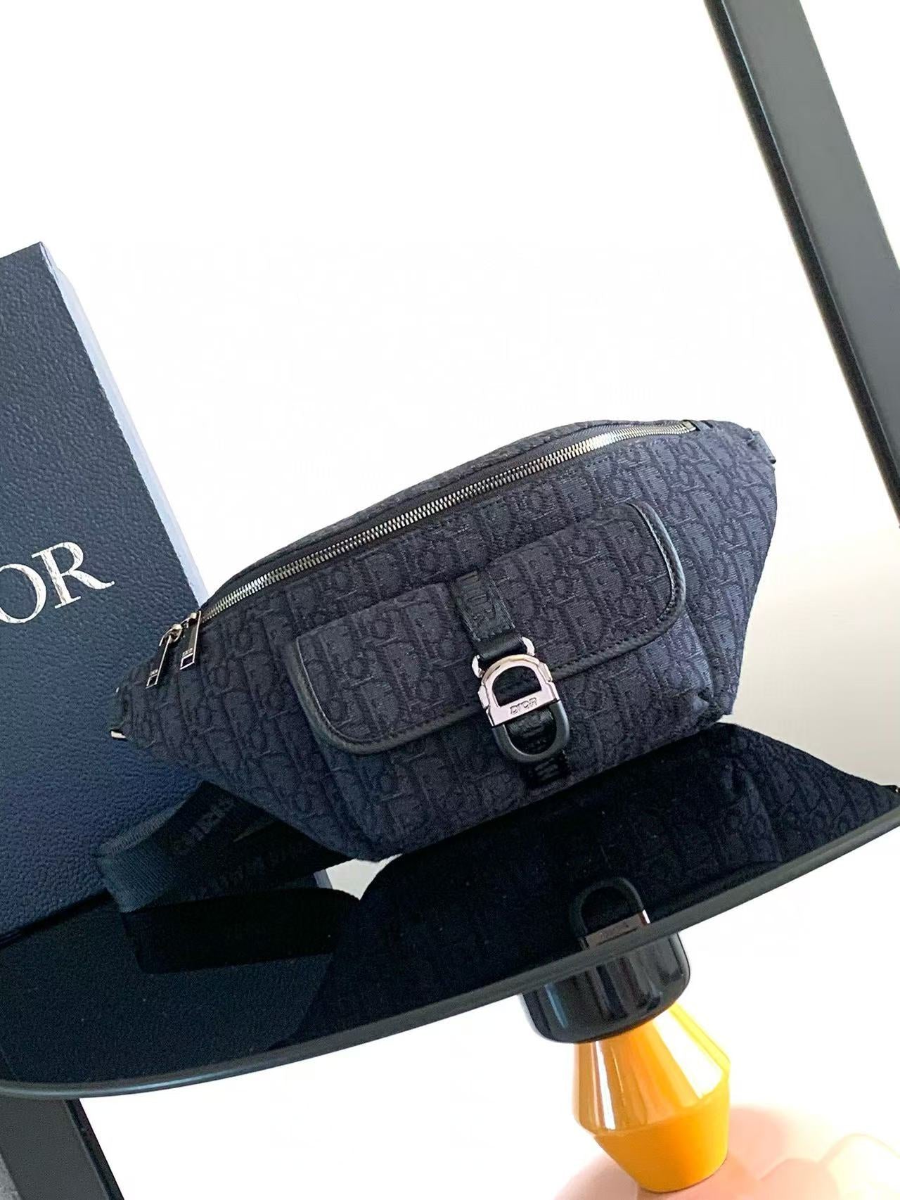 Dior 8 Belt Bag