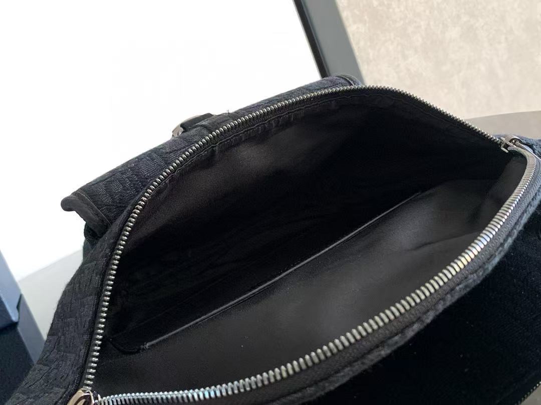 Dior 8 Belt Bag