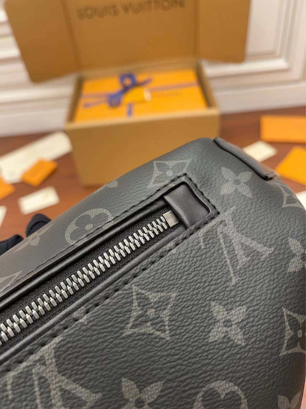 LV Discovery Bumbag PM M46035