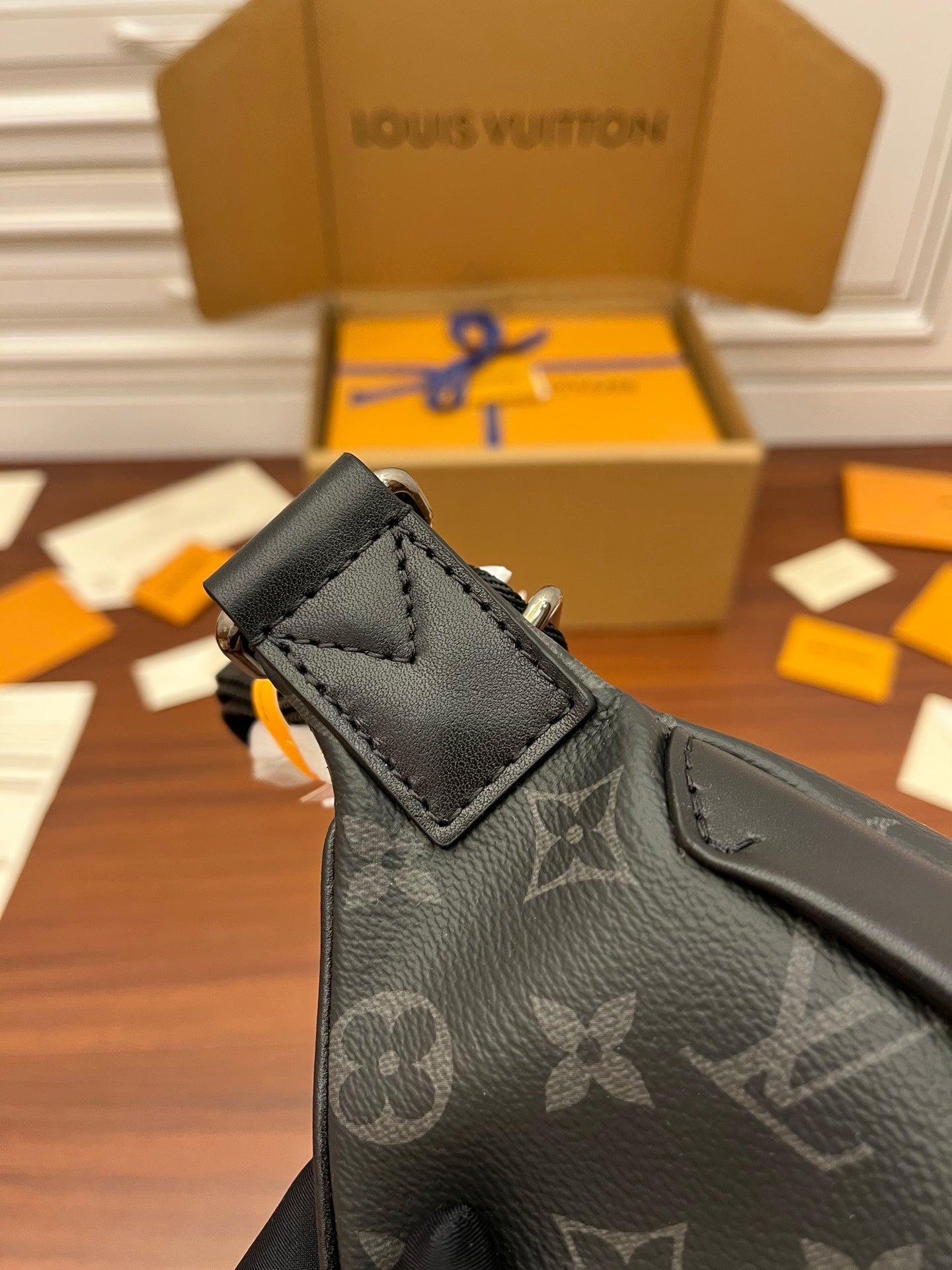 LV Discovery Bumbag PM M46035