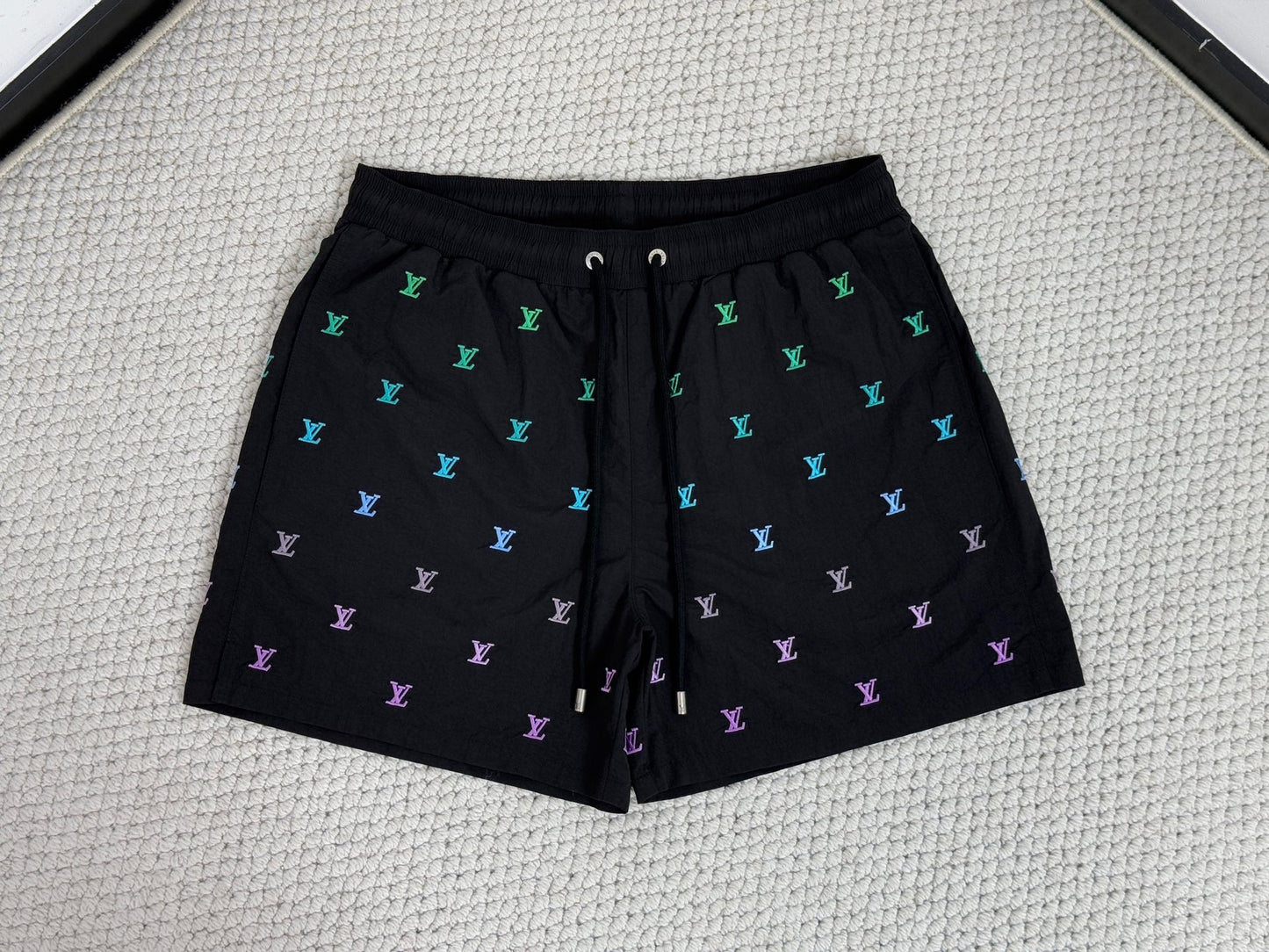 LV Blason Gradient Embroidered Swim Shorts 1AGTQU