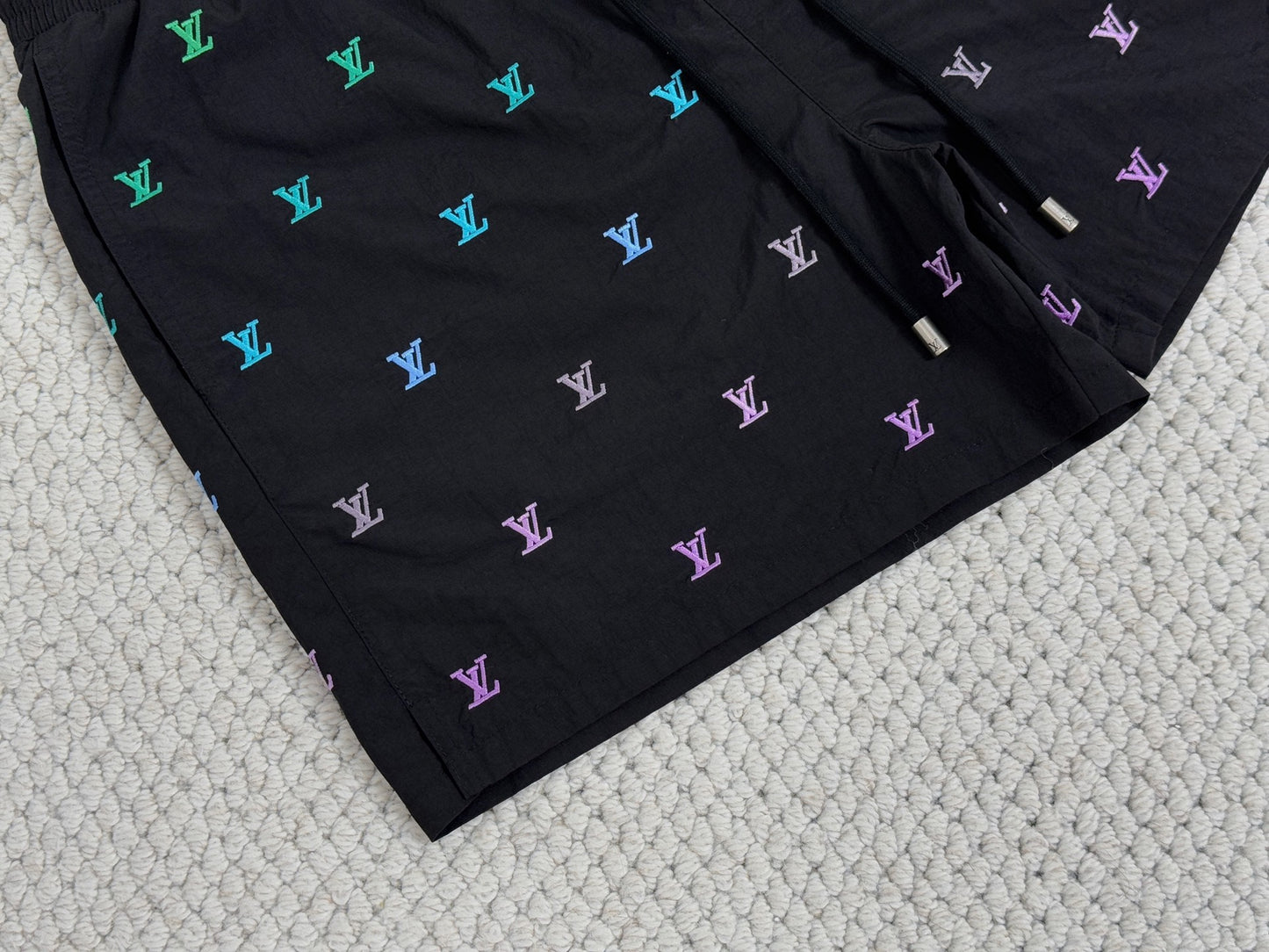LV Blason Gradient Embroidered Swim Shorts 1AGTQU