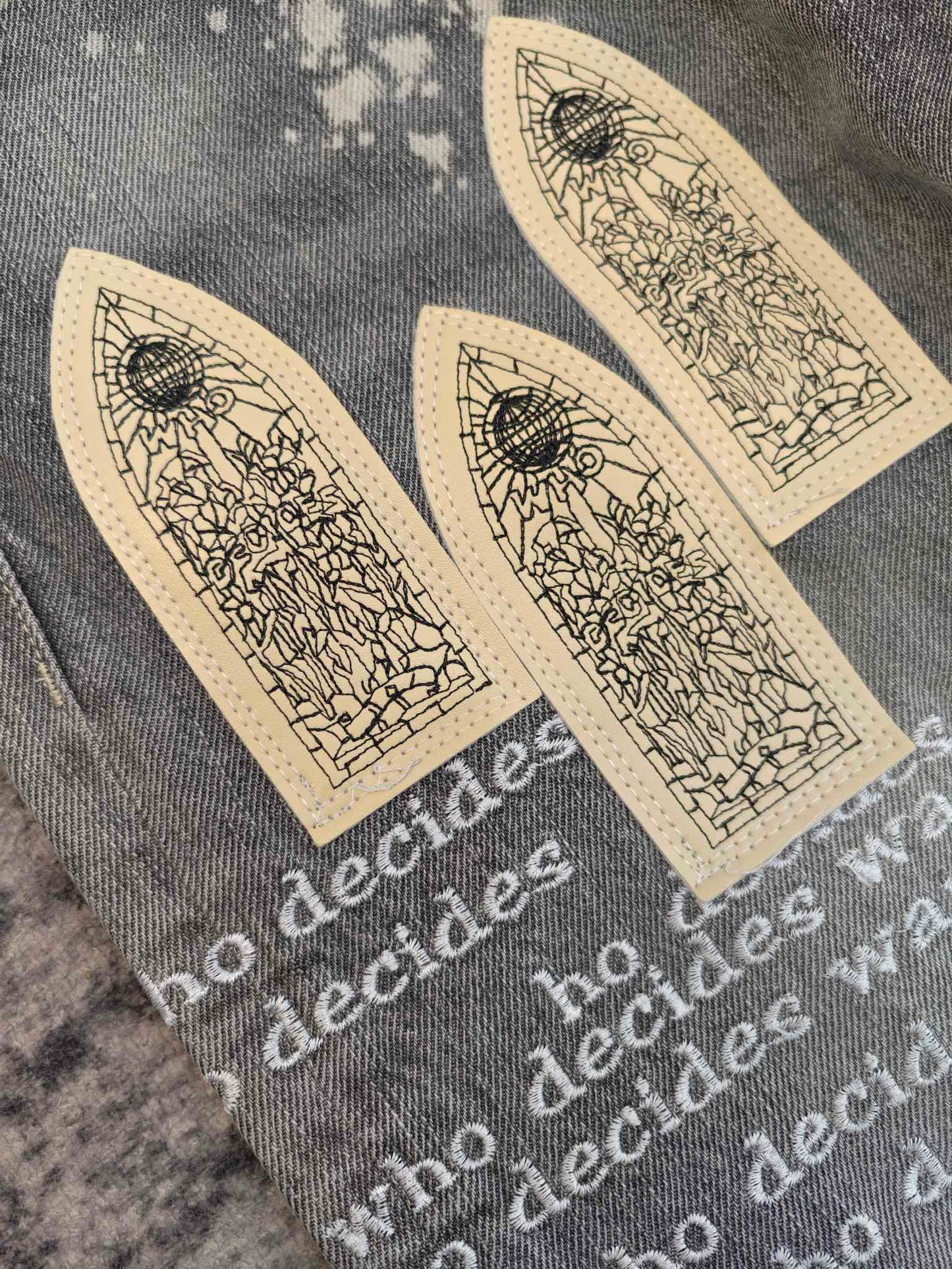 WHO DECIDES WAR SCRIPTURE DENIM (VINTAGE GREY)