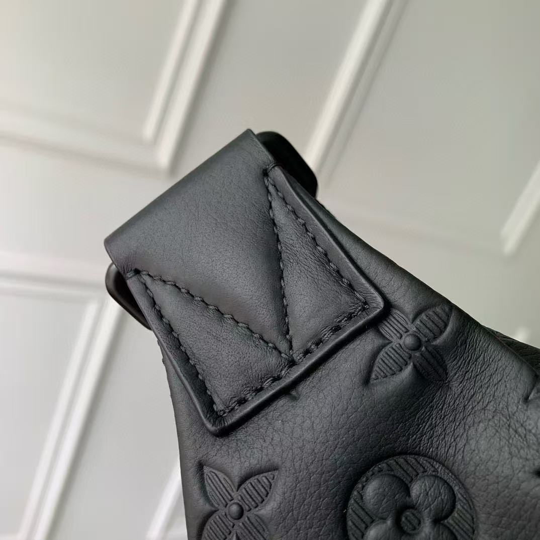 LV rush bumbag M47058