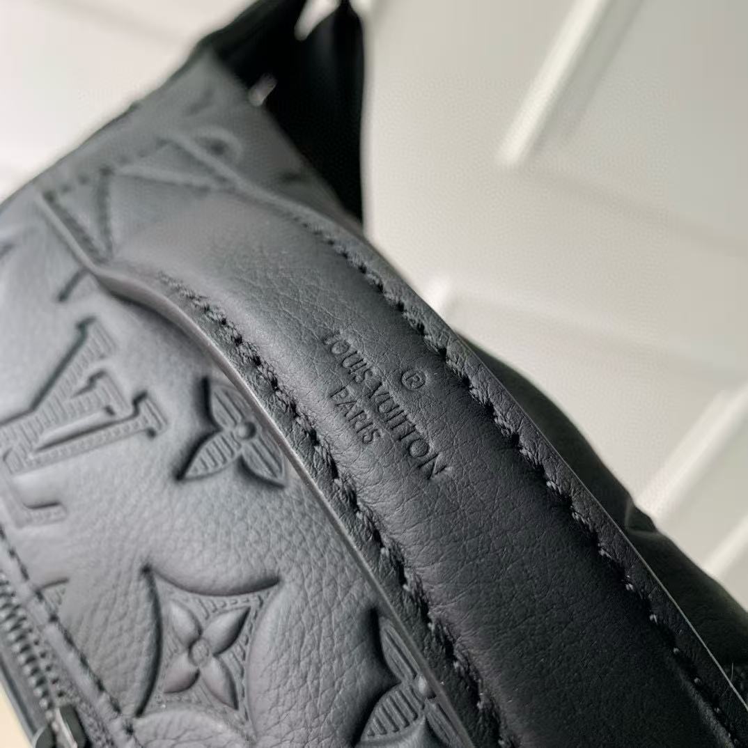 LV rush bumbag M47058