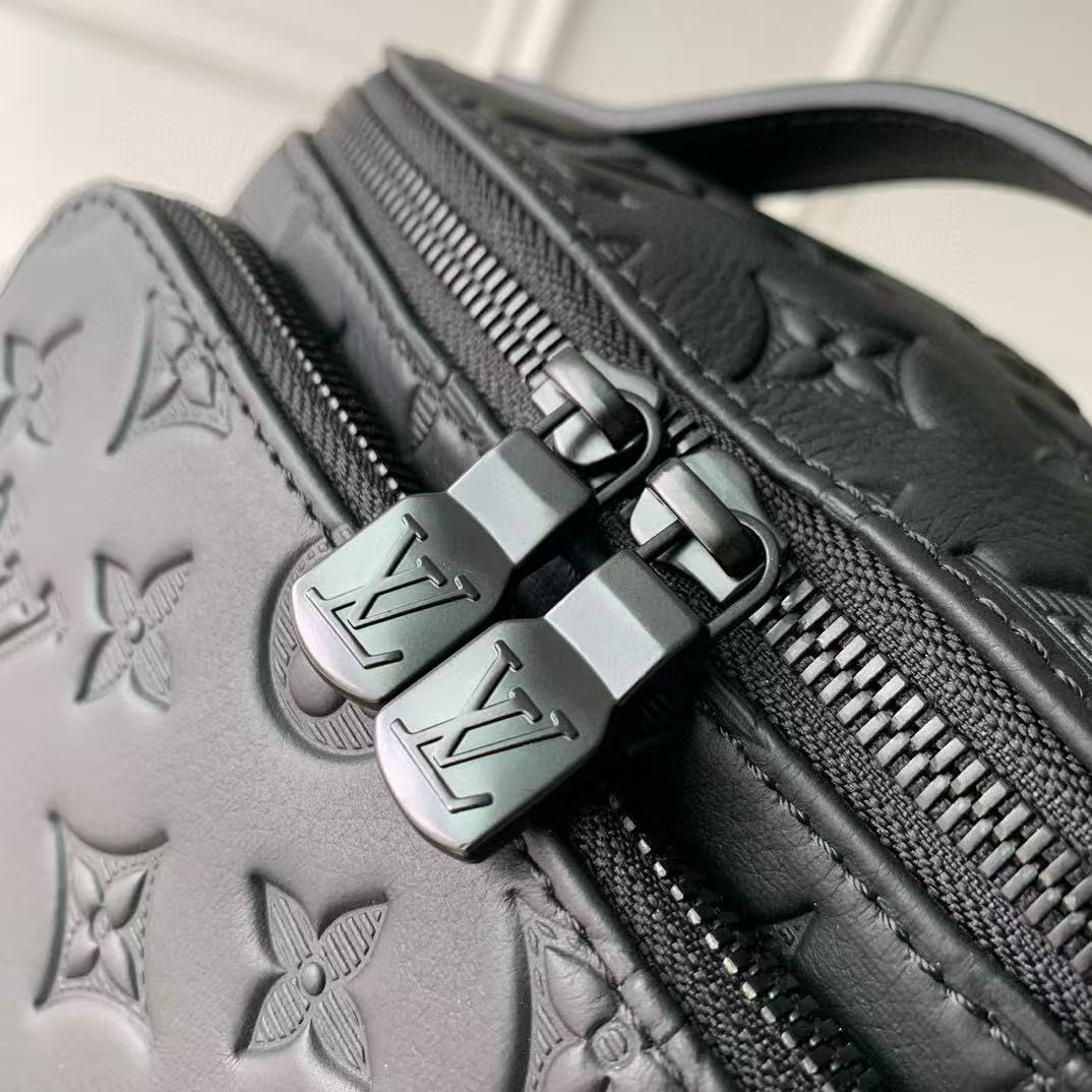 LV rush bumbag M47058
