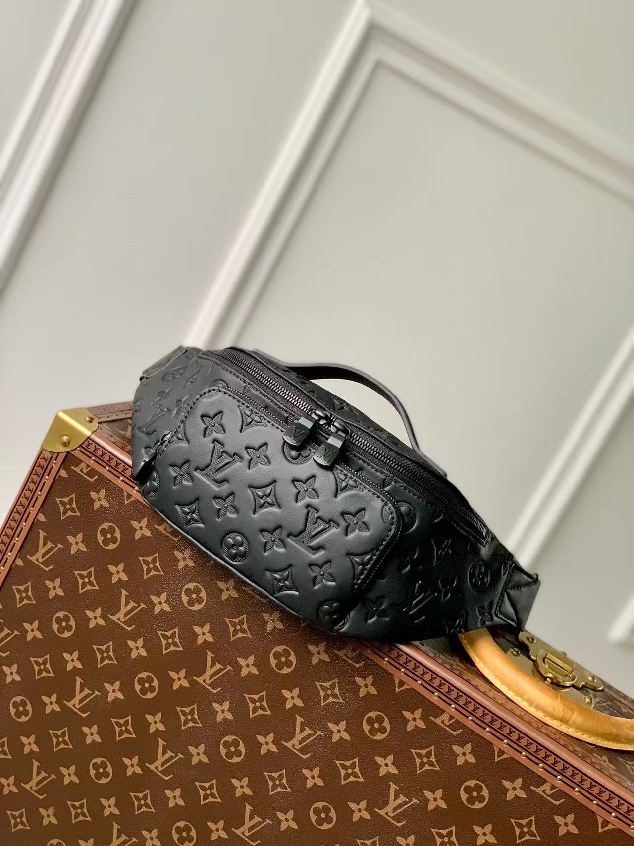 LV rush bumbag M47058