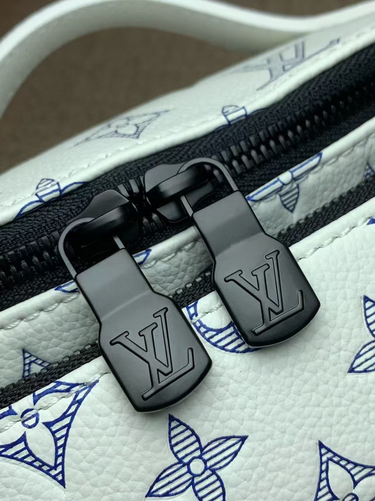 LV Rush Bumbag M25227