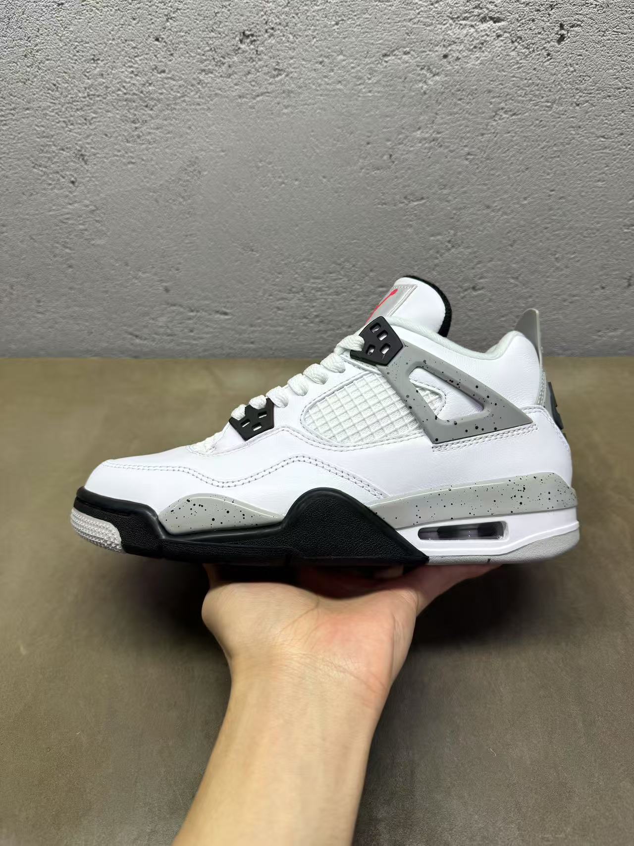 Jordan 4 Cement 2025 WMNS 7.5 READY TO SHIP