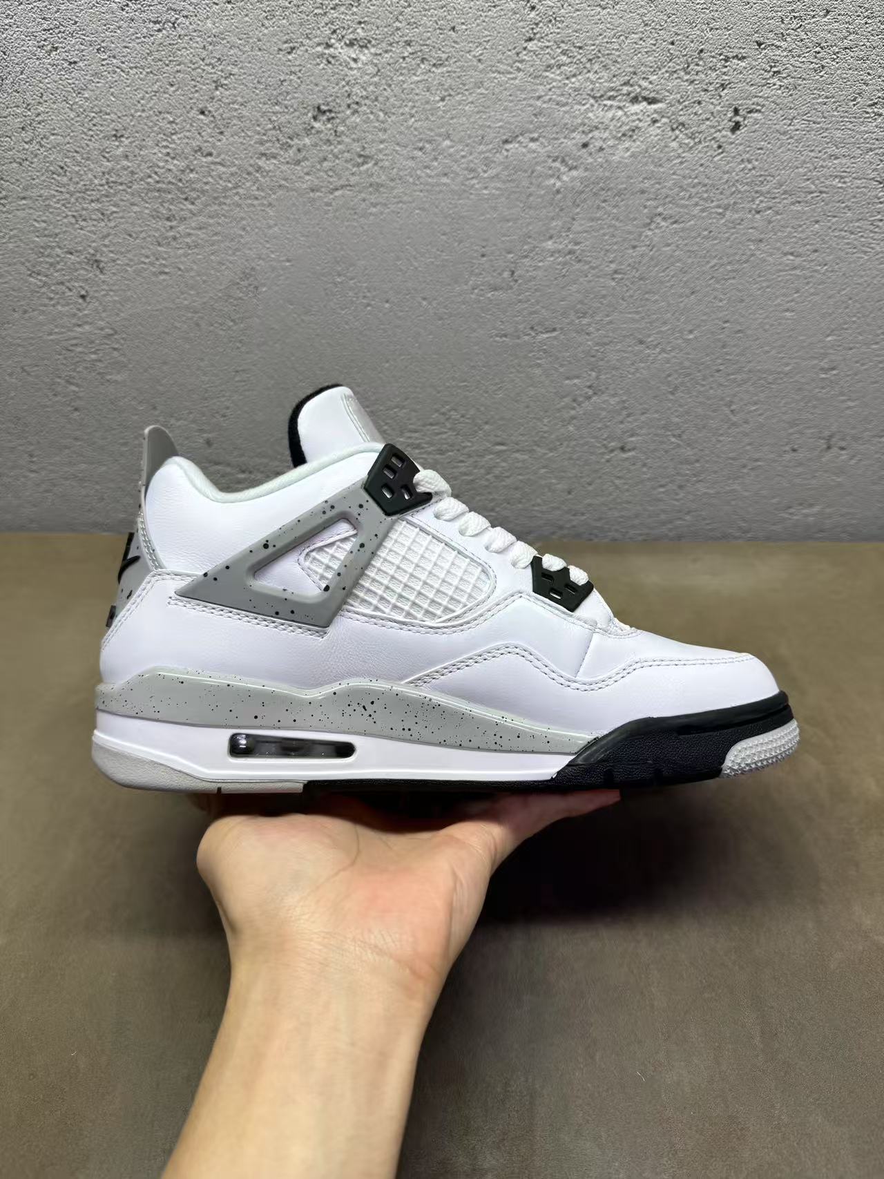 Jordan 4 Cement 2025 WMNS 7.5 READY TO SHIP