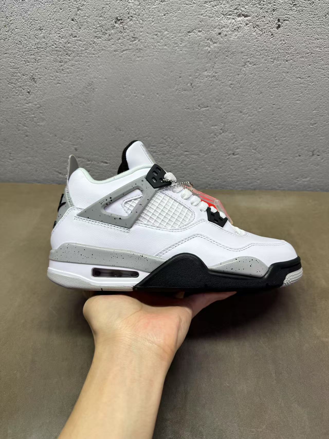 Jordan 4 Cement 2025 WMNS 7.5 READY TO SHIP