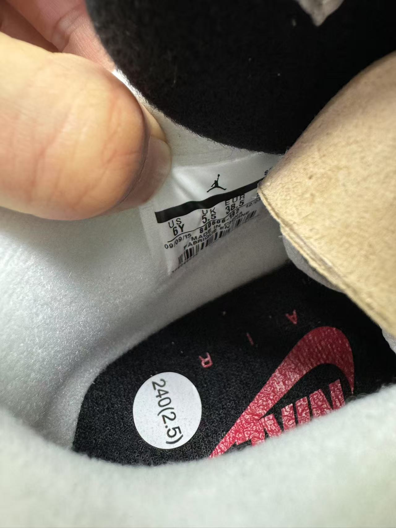 Jordan 4 Cement 2025 WMNS 7.5 READY TO SHIP