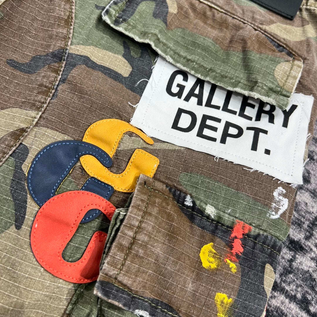 Gallery Dept. G patch camo shorts
