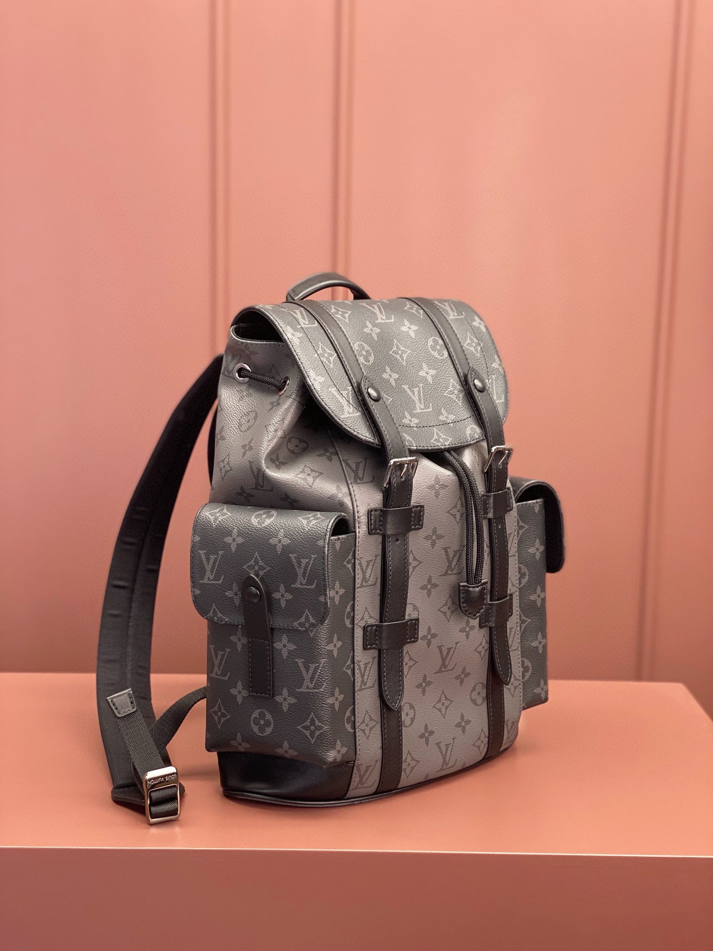 Louis Vuitton Christopher PM M46331