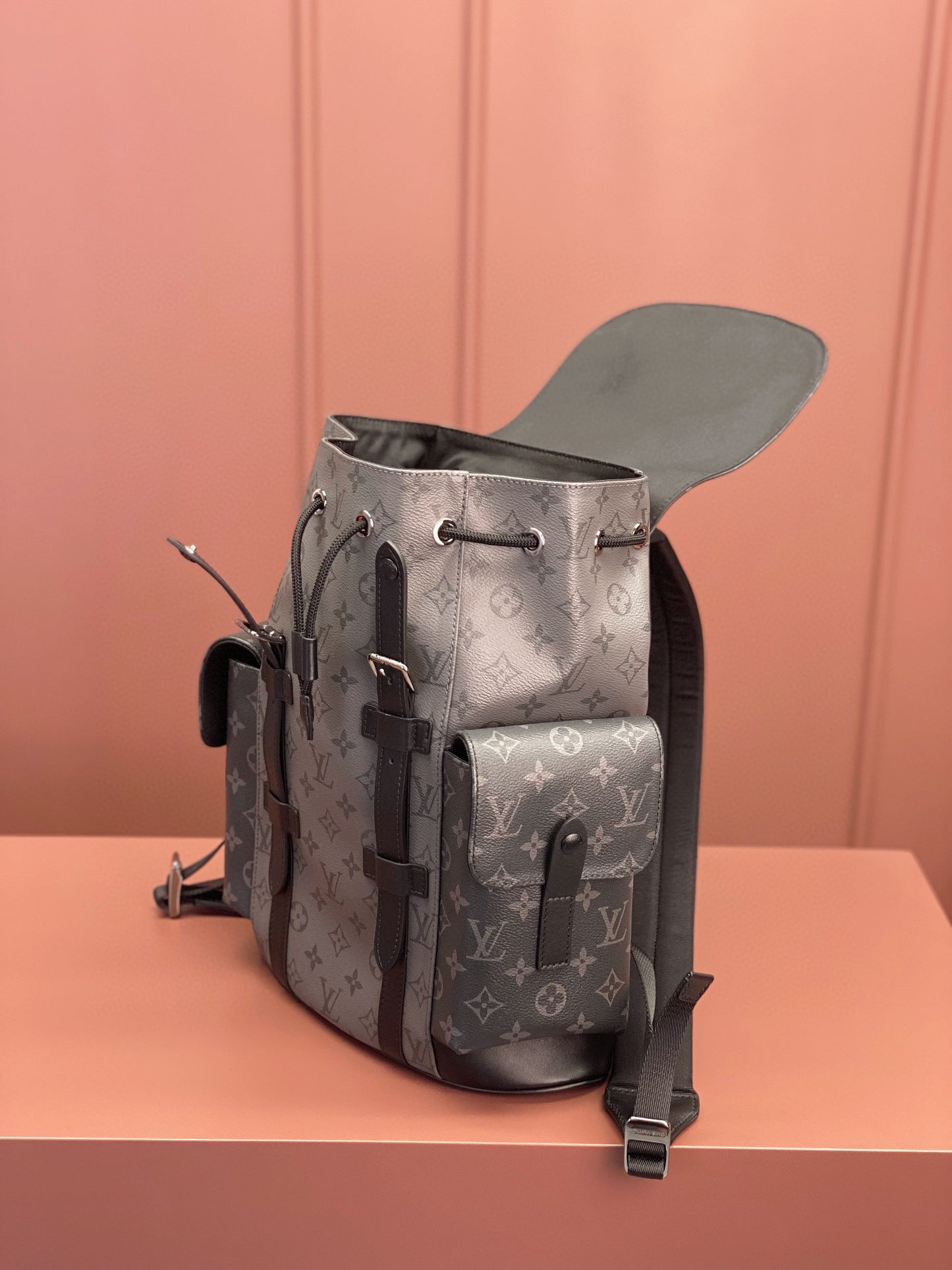 Louis Vuitton Christopher PM M46331