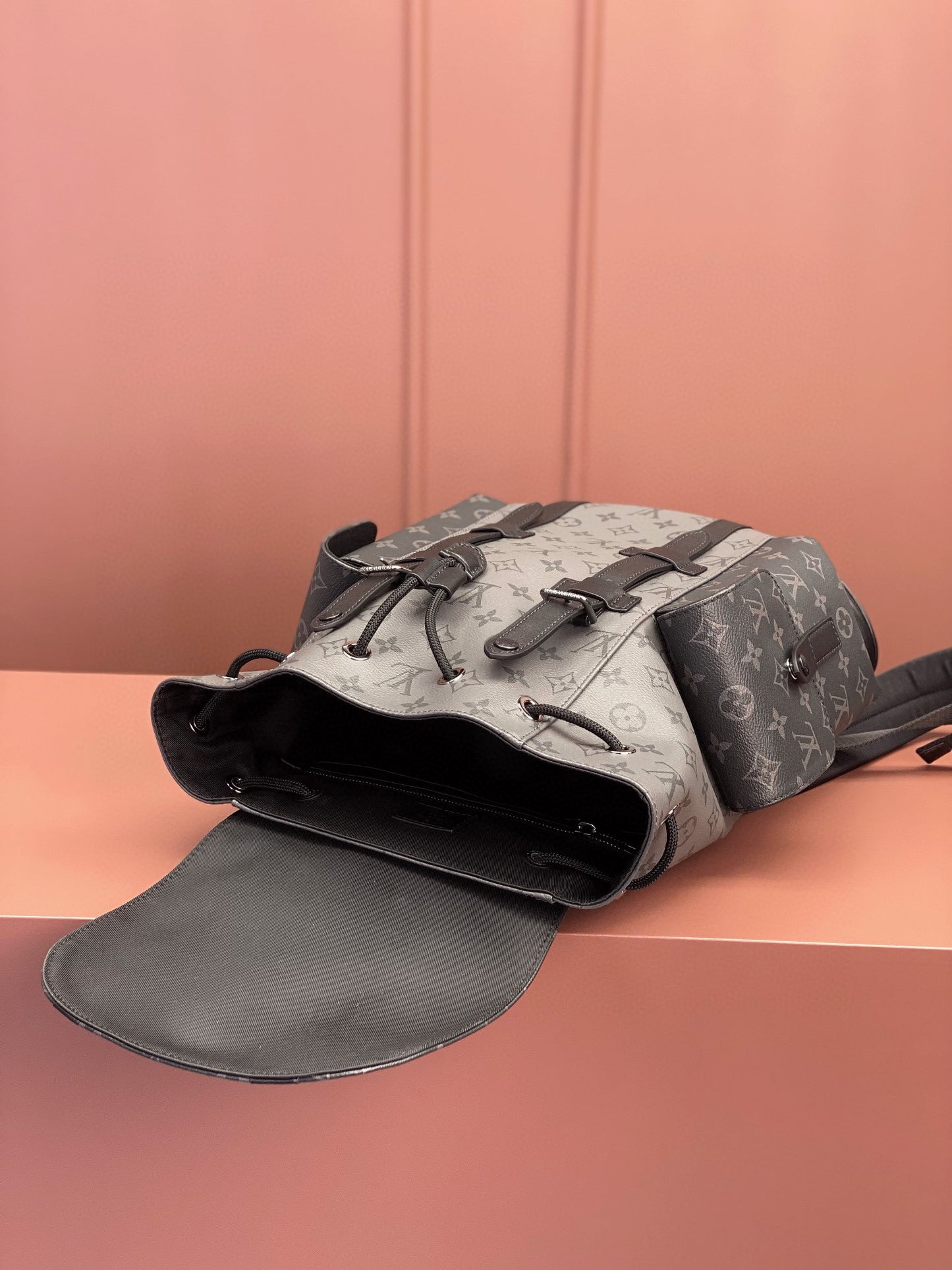 Louis Vuitton Christopher PM M46331