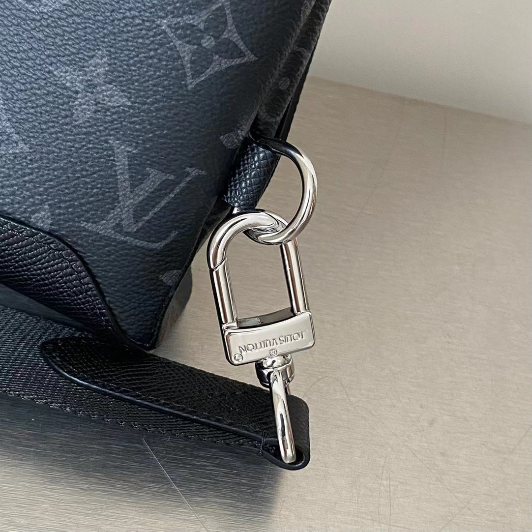Louis Vuitton Duo Slingbag M30936