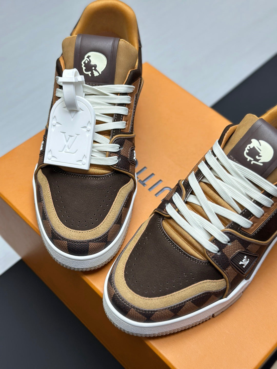 LV Trainer Sneaker 1AIN14