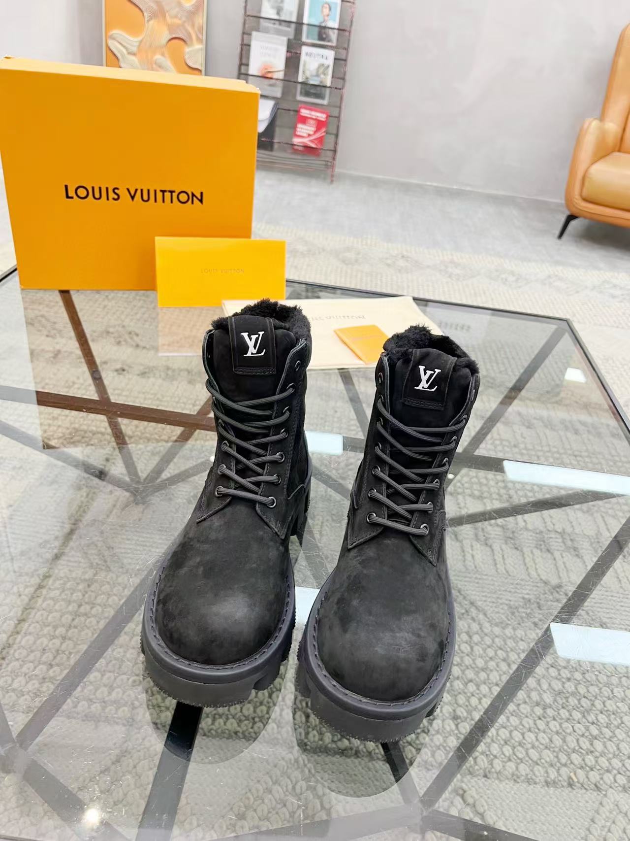 LV Checker Ranger Boot 1ADEY9