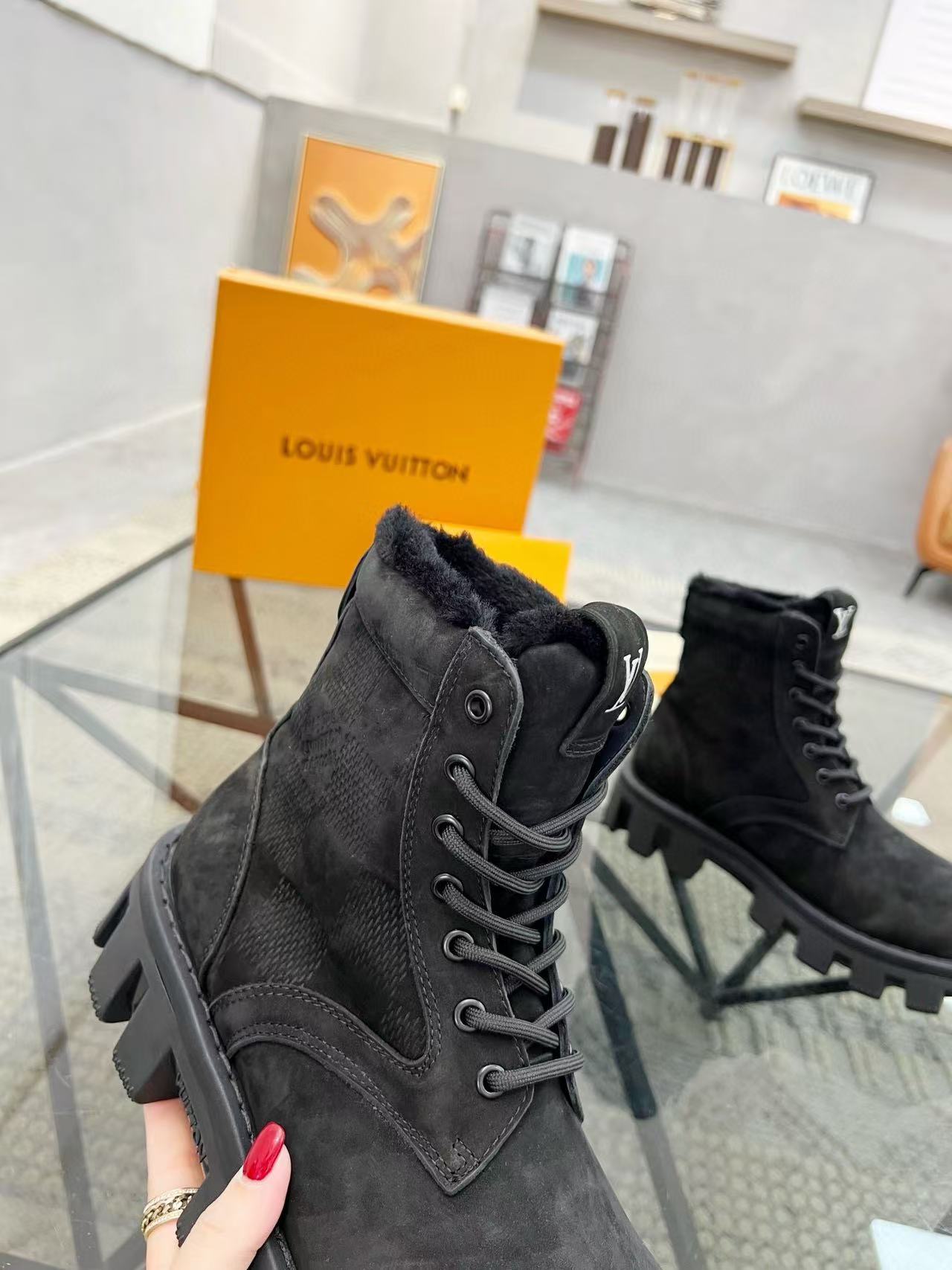 LV Checker Ranger Boot 1ADEY9
