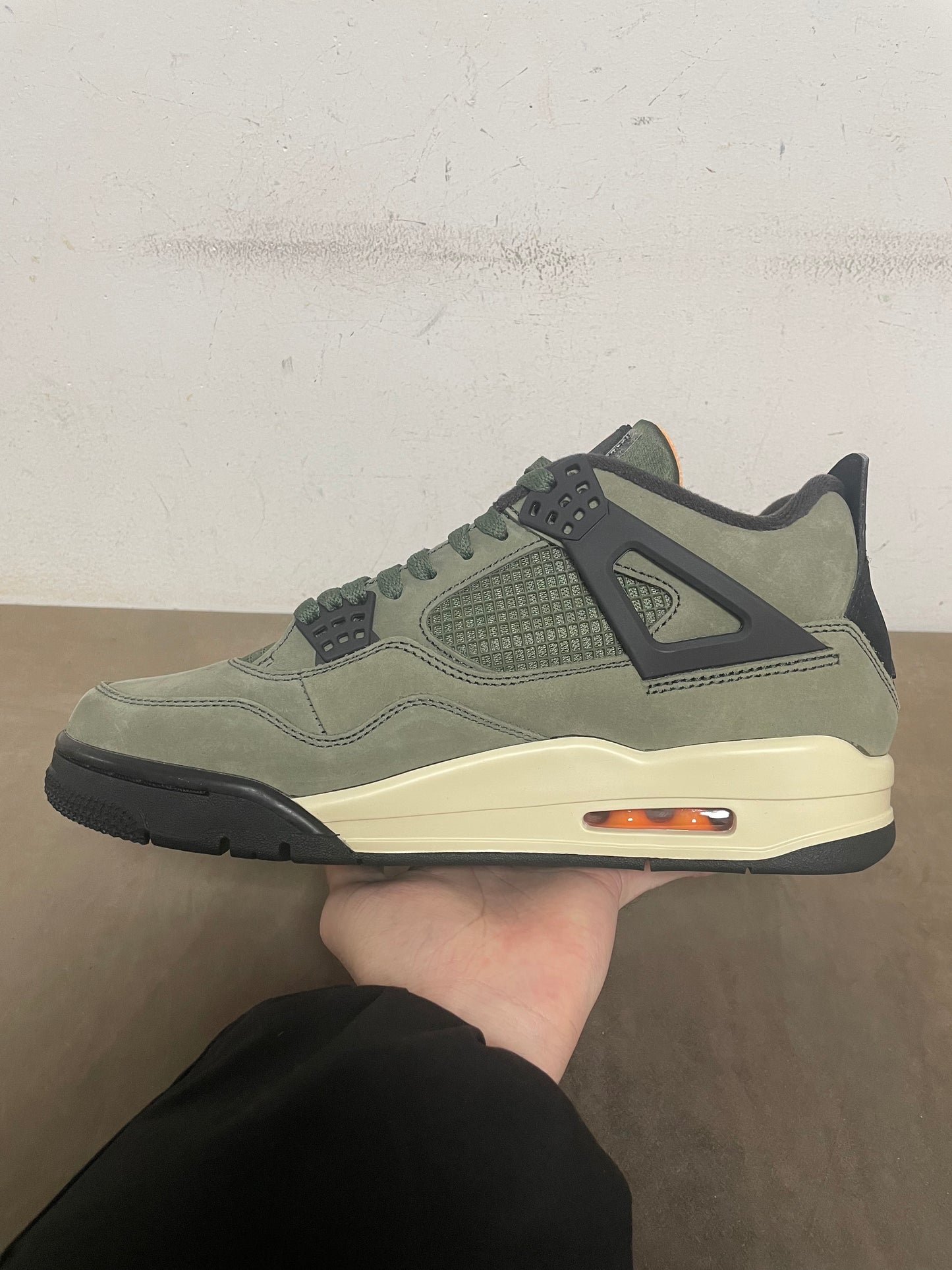 Jordan 4 Retro UNDEFEATED