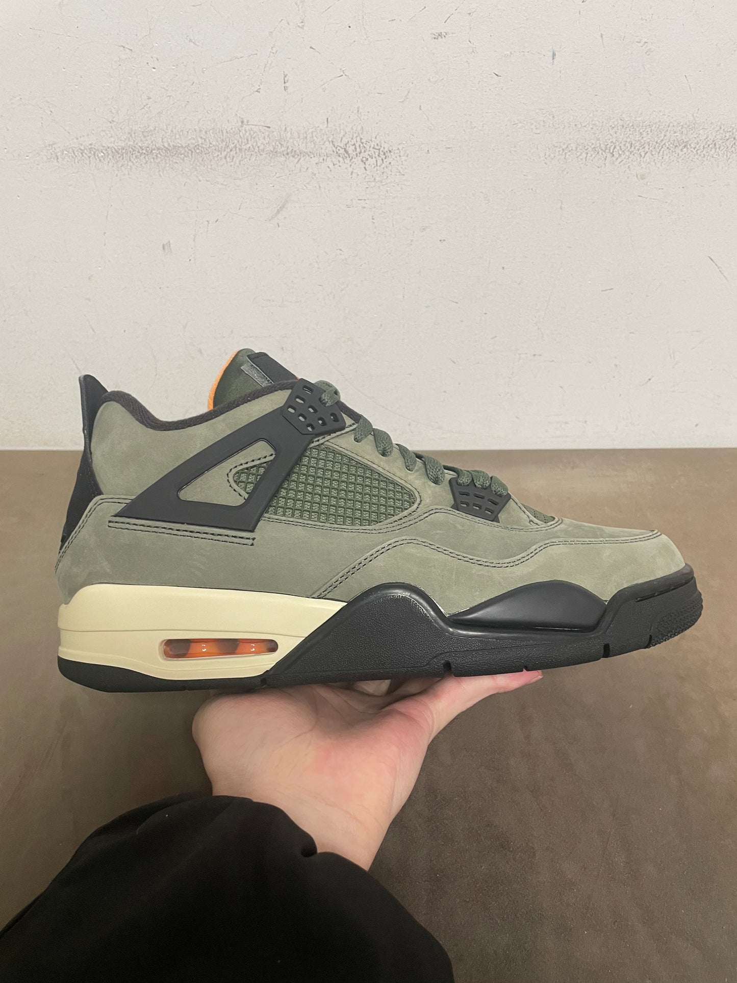 Jordan 4 Retro UNDEFEATED