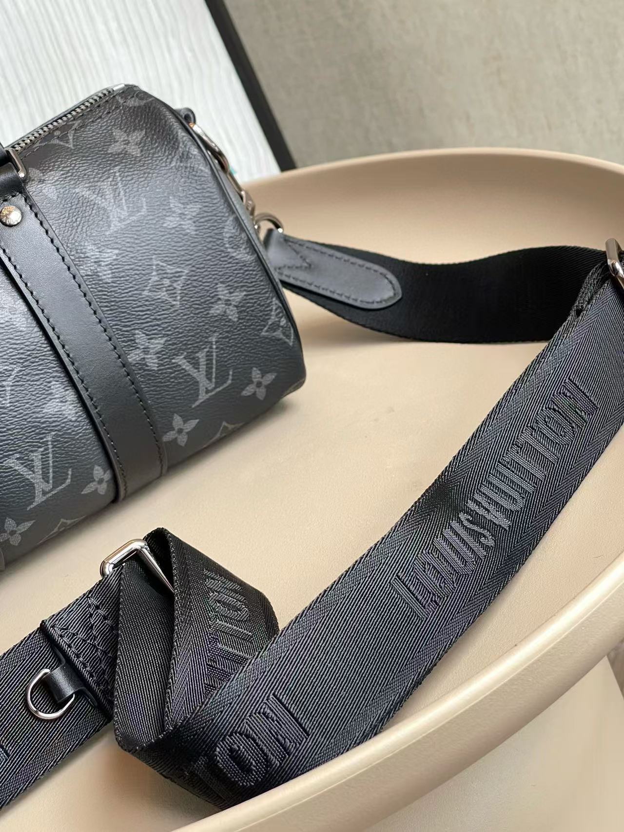LV Keepall Bandoulière 25 M46271