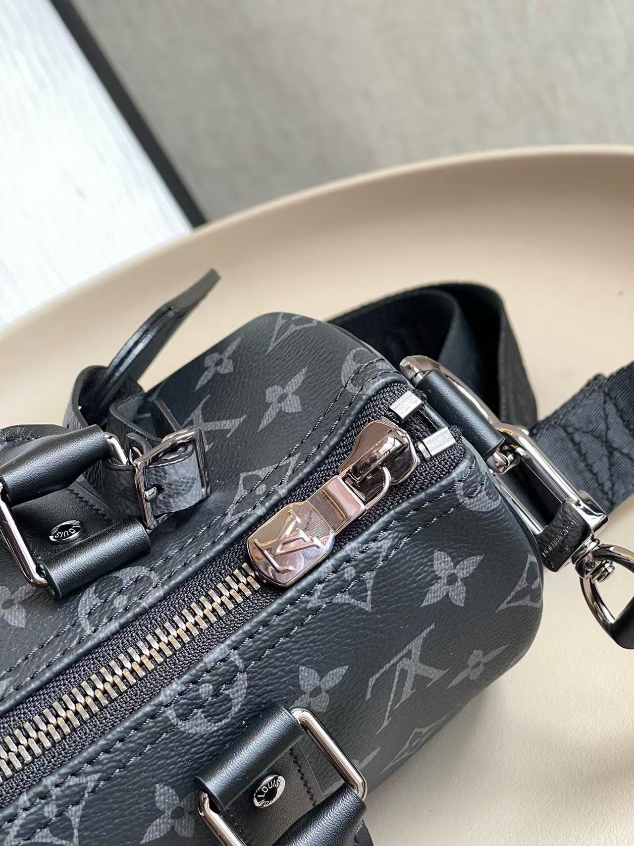 LV Keepall Bandoulière 25 M46271